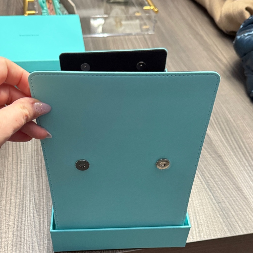 Tiffany & Co. Turquoise Large Leather Jewelry Organizer - Picture 4 of 6